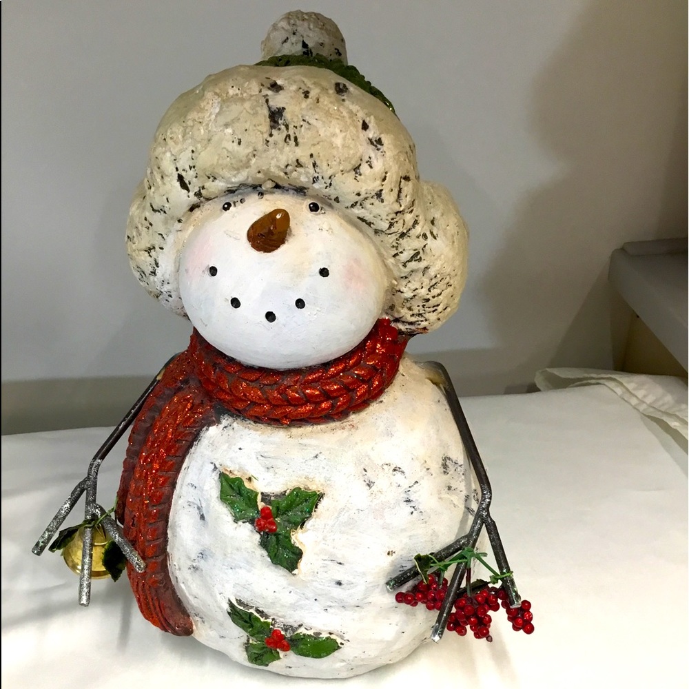 Cute snowman figurine decoration